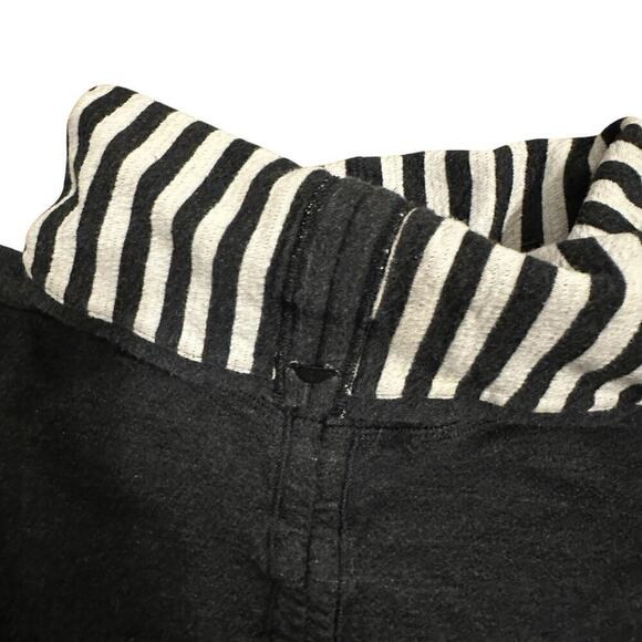 Lululemon in a cinch cowl long sleeve gray striped long sleeve sweater size 6 - Picture 3 of 8